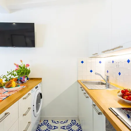 Yourhome - Amami Apartment *
